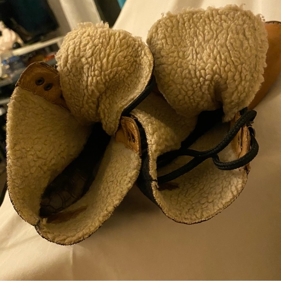 Ladies fur lined boots. Tara soft brown leather boot says size7 fits like 8 - Picture 7 of 16